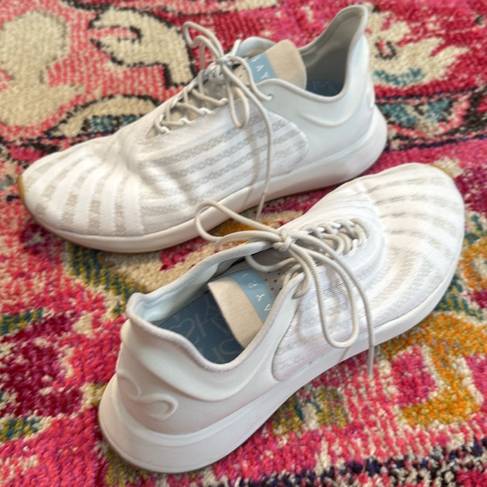 SAYSH One Women’s White Sneaker Size 8